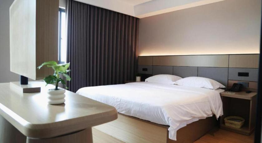 Greentree Inn Suzhou Industrial Zone Yangcheng Lake Weiting Mong Kok Express Hotel Dış mekan fotoğraf